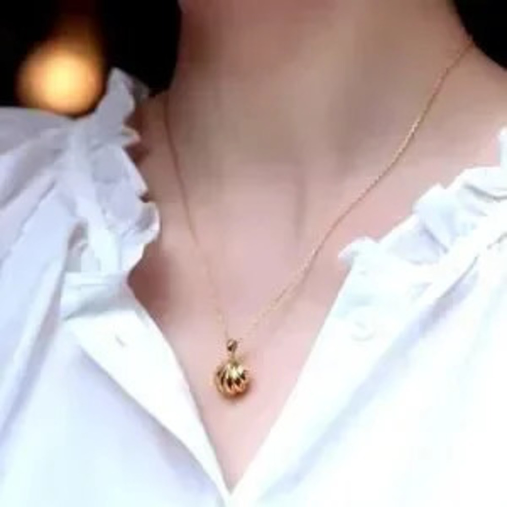 Dainty Gold Tone Clamshell & Pearl Necklace Women's Valentine's Birthday Gift
